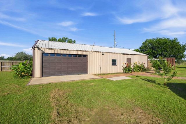 9318 E Creek Bend Drive, Needville, TX 77461