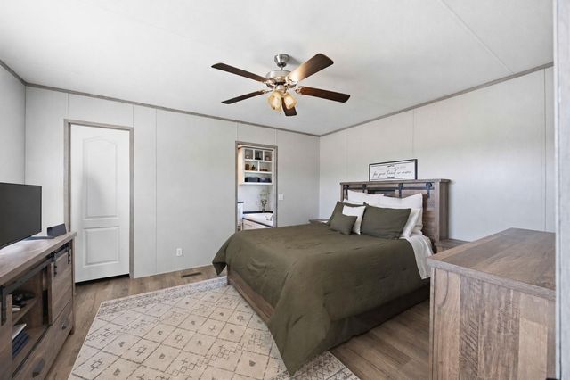 9318 E Creek Bend Drive, Needville, TX 77461