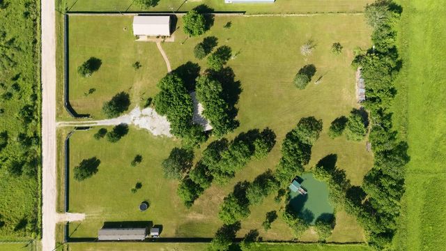9318 E Creek Bend Drive, Needville, TX 77461