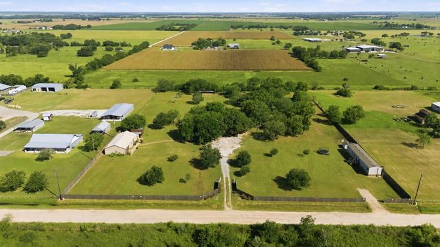 9318 E Creek Bend Drive, Needville, TX 77461