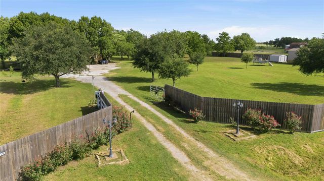 9318 E Creek Bend Drive, Needville, TX 77461