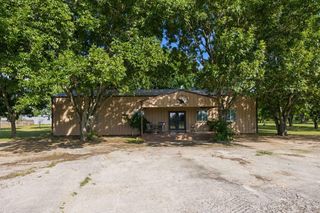 9318 E Creek Bend Drive, Needville, TX 77461