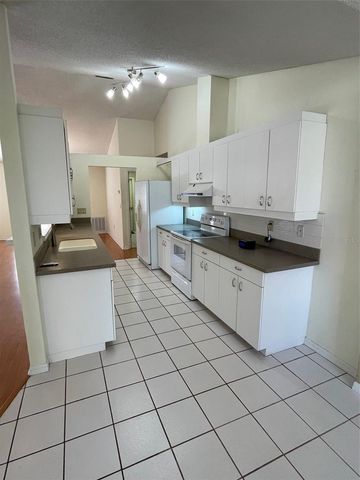 3109 57TH AVENUE CIRCLE E, Bradenton, FL 34203