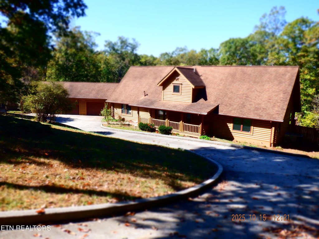 370 Brave Drive, Oneida, TN 37841