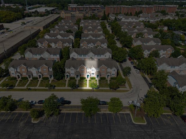8314 Avalon Drive, Morton Grove, IL 60053