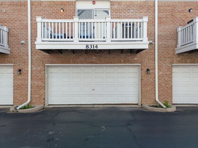 8314 Avalon Drive, Morton Grove, IL 60053