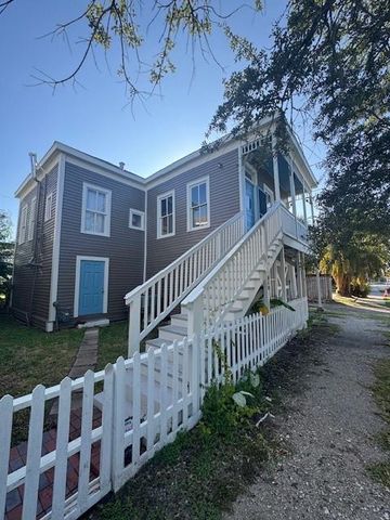 610 14th Street, Galveston, TX 77550