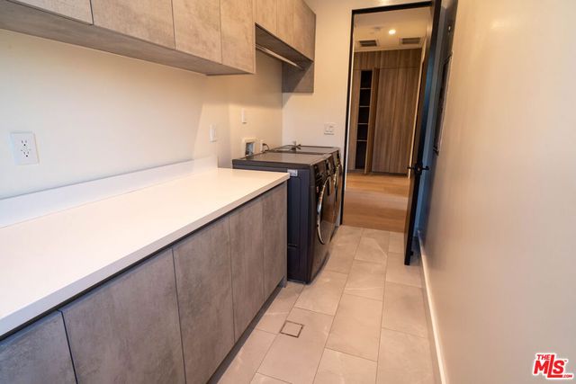 829 N Ogden Drive, Los Angeles, CA 90046