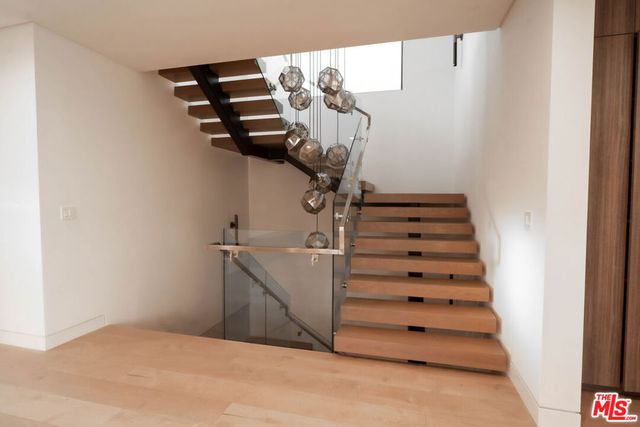 829 N Ogden Drive, Los Angeles, CA 90046