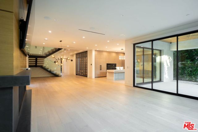 829 N Ogden Drive, Los Angeles, CA 90046