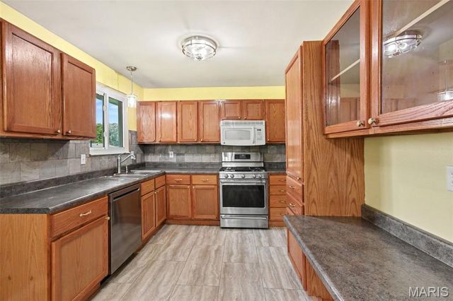 39 Oxbow Road, St Peters, MO 63376