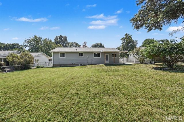 39 Oxbow Road, St Peters, MO 63376