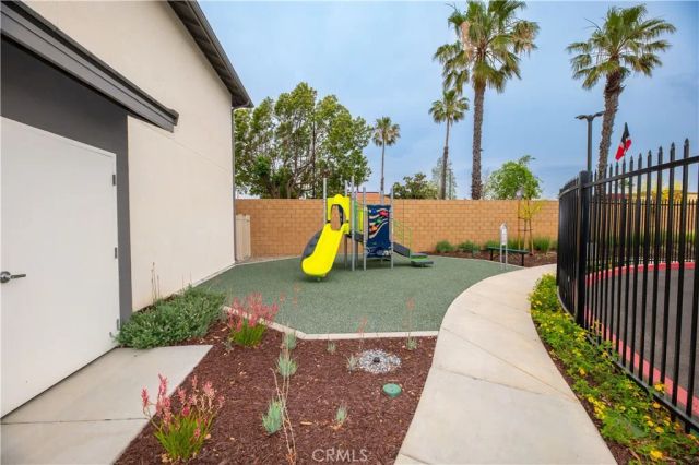 8185 Amerena Way, Fontana, CA 92335