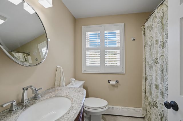 28 Sagewood Cir, Attleboro, MA 02703