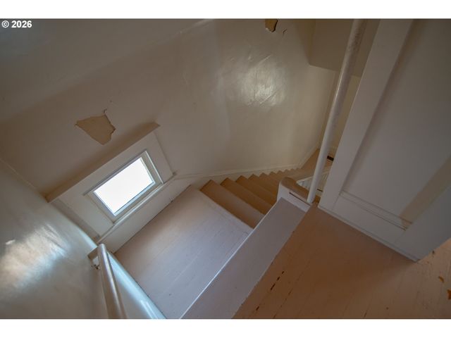 5914 N BURRAGE Ave, Portland, OR 97217