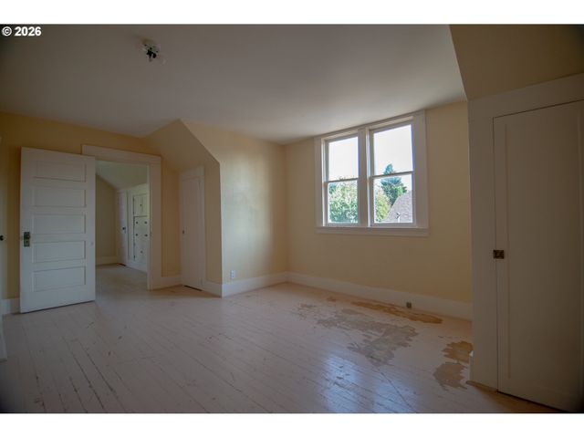 5914 N BURRAGE Ave, Portland, OR 97217