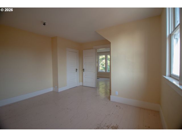 5914 N BURRAGE Ave, Portland, OR 97217