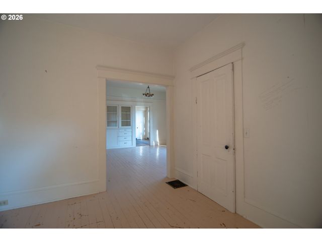 5914 N BURRAGE Ave, Portland, OR 97217