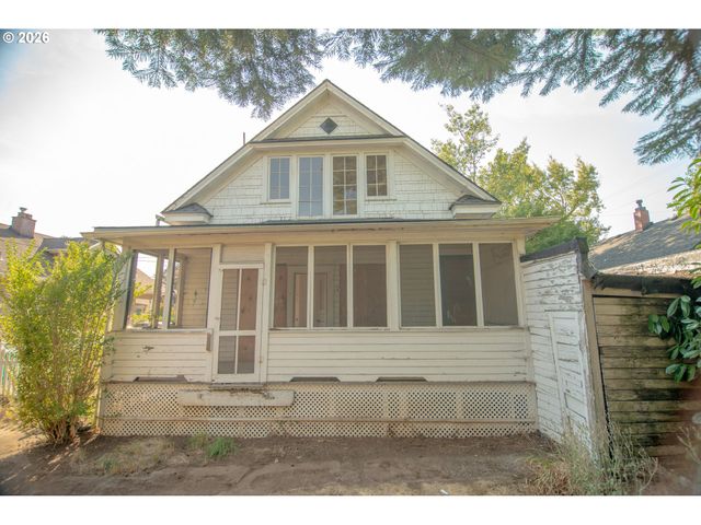 5914 N BURRAGE Ave, Portland, OR 97217