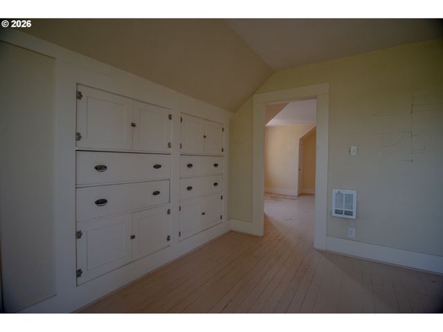 5914 N BURRAGE Ave, Portland, OR 97217