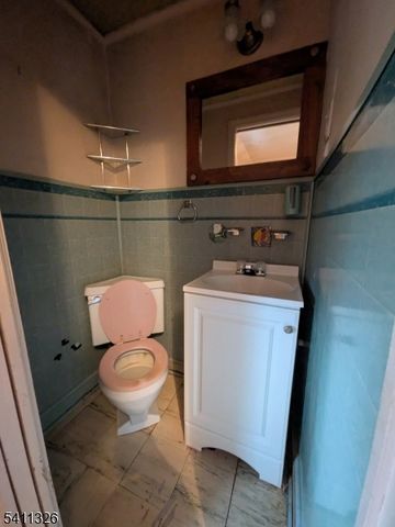 18 White Birch Ter, Caldwell Boro Twp., NJ 07006