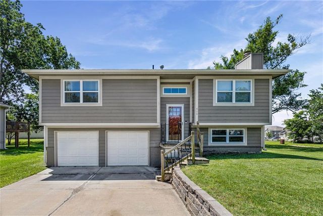 409 W South Street, Spring Hill, KS 66083