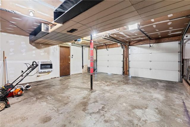 409 W South Street, Spring Hill, KS 66083