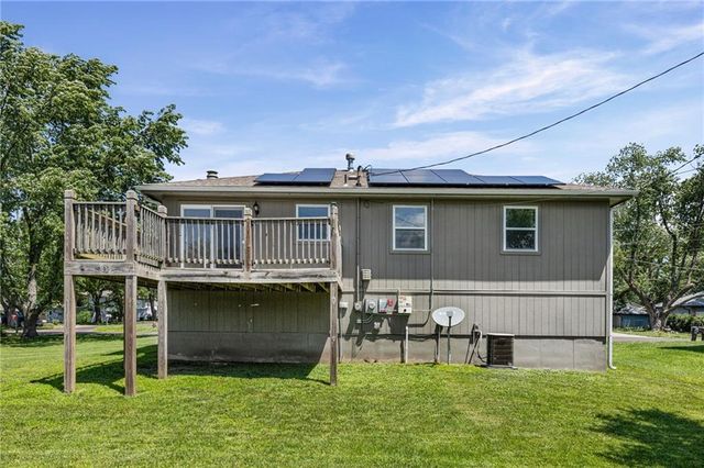 409 W South Street, Spring Hill, KS 66083