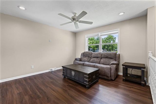 409 W South Street, Spring Hill, KS 66083