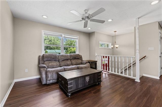 409 W South Street, Spring Hill, KS 66083