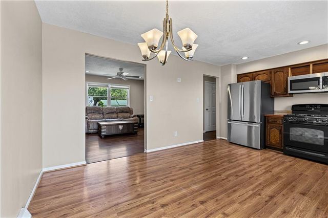 409 W South Street, Spring Hill, KS 66083