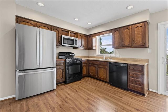 409 W South Street, Spring Hill, KS 66083
