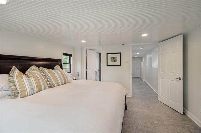 93 R Street, Lake Lotawana, MO 64086