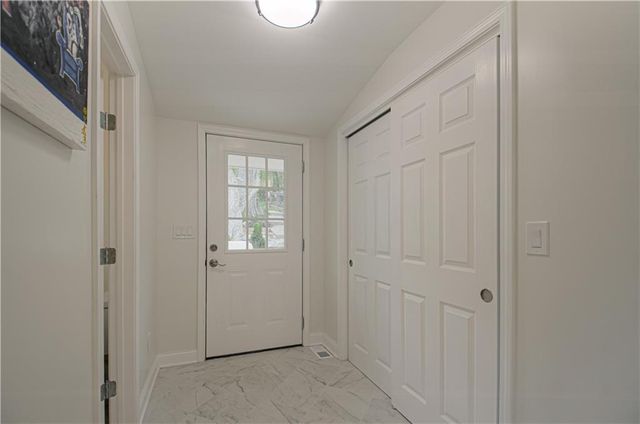 93 R Street, Lake Lotawana, MO 64086