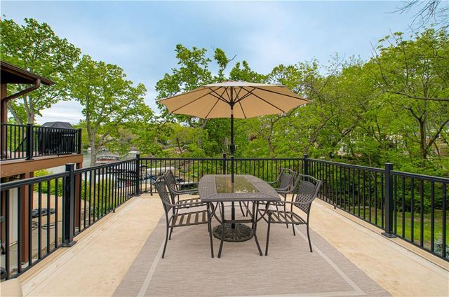 93 R Street, Lake Lotawana, MO 64086