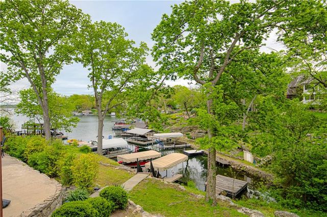 93 R Street, Lake Lotawana, MO 64086