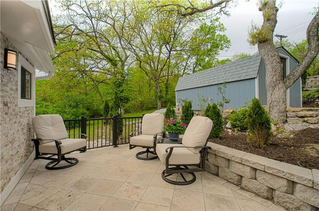 93 R Street, Lake Lotawana, MO 64086