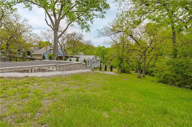 93 R Street, Lake Lotawana, MO 64086