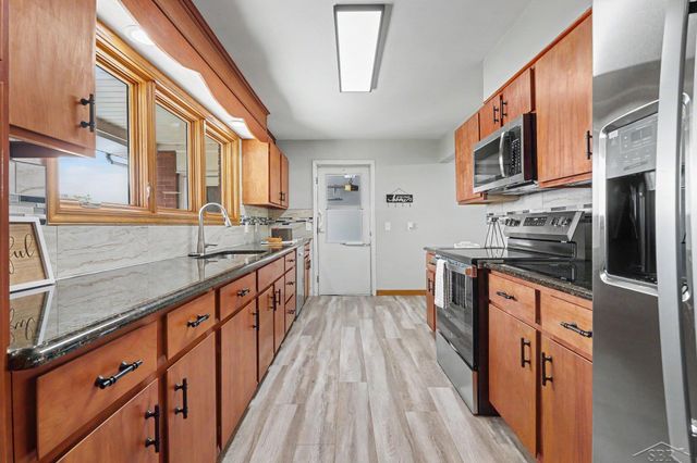 7437 Midland Road, Freeland, MI 48623