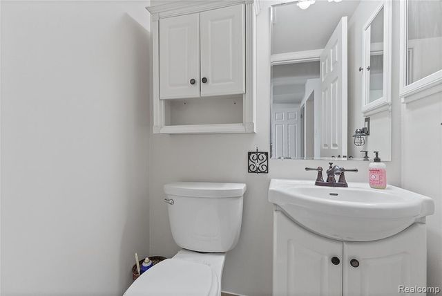 45311 Kensington St., Utica, MI 48317