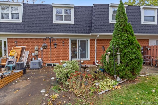 45311 Kensington St., Utica, MI 48317