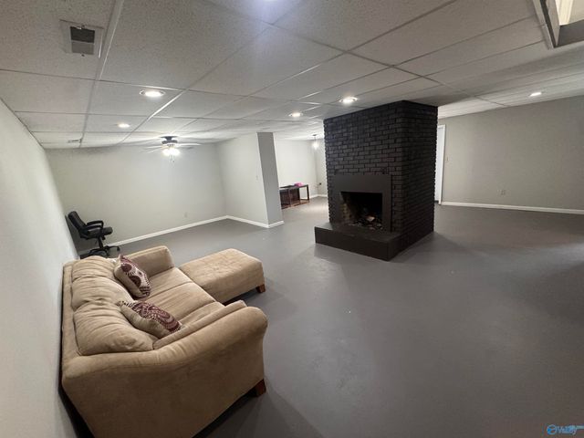 298 Golfview Drive NE, Arab, AL 35016