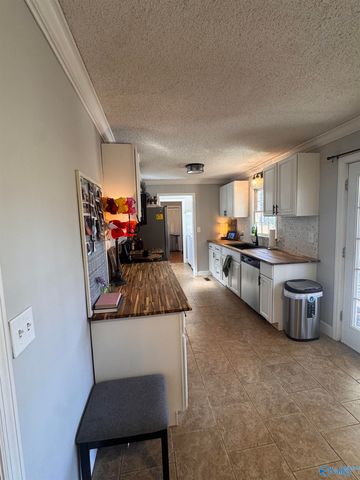 298 Golfview Drive NE, Arab, AL 35016