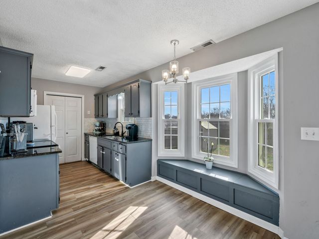 218 Senator Dr, Clarksville, TN 37042