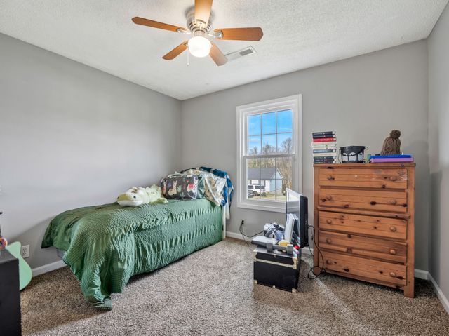 218 Senator Dr, Clarksville, TN 37042