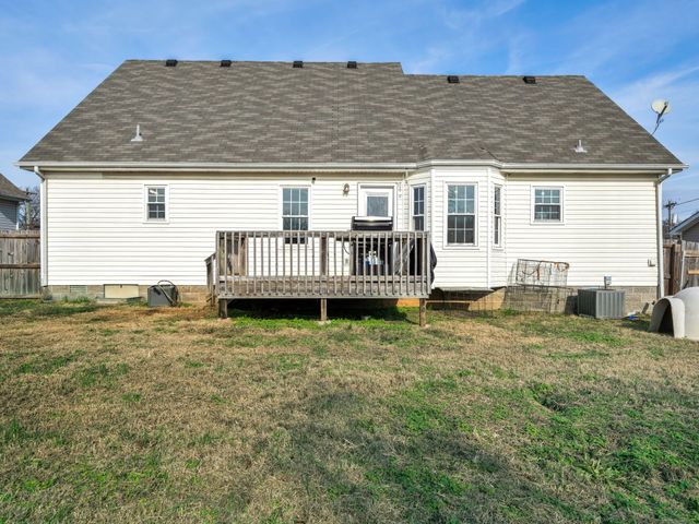 218 Senator Dr, Clarksville, TN 37042