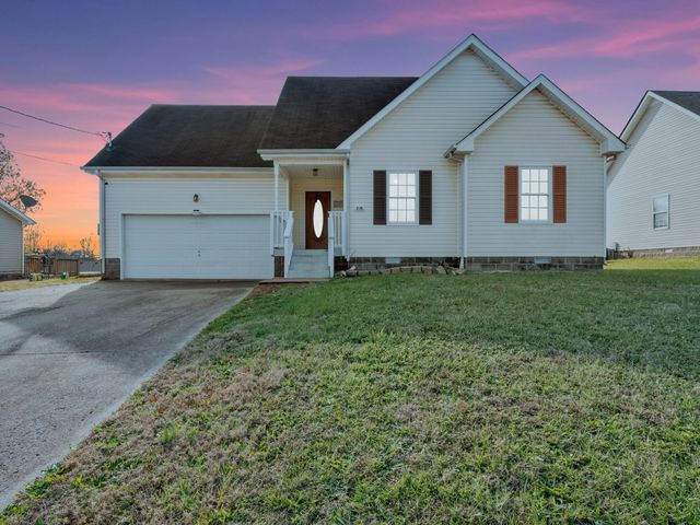 218 Senator Dr, Clarksville, TN 37042