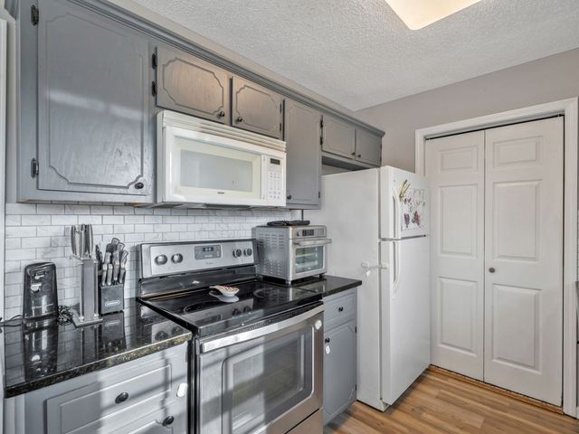 218 Senator Dr, Clarksville, TN 37042