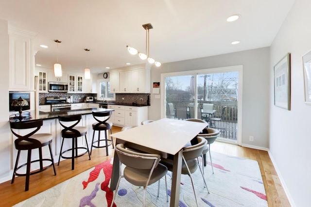 6643 Davis Street, Morton Grove, IL 60053