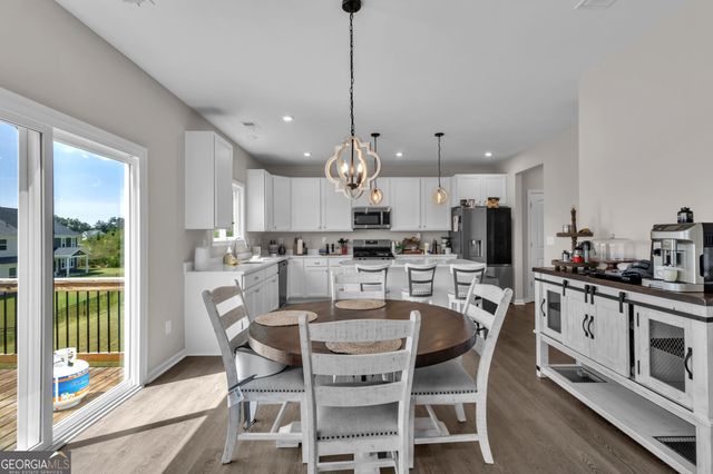 31 Okeechobee Way, Hoschton, GA 30548